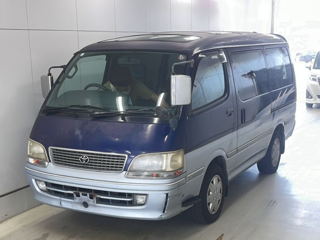 TOYOTA HIACE