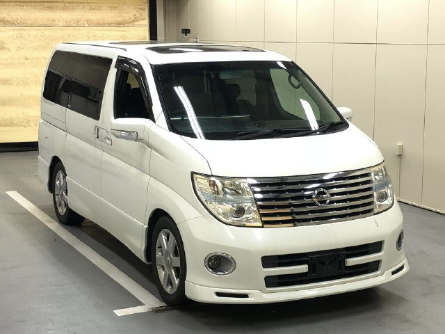NISSAN ELGRAND