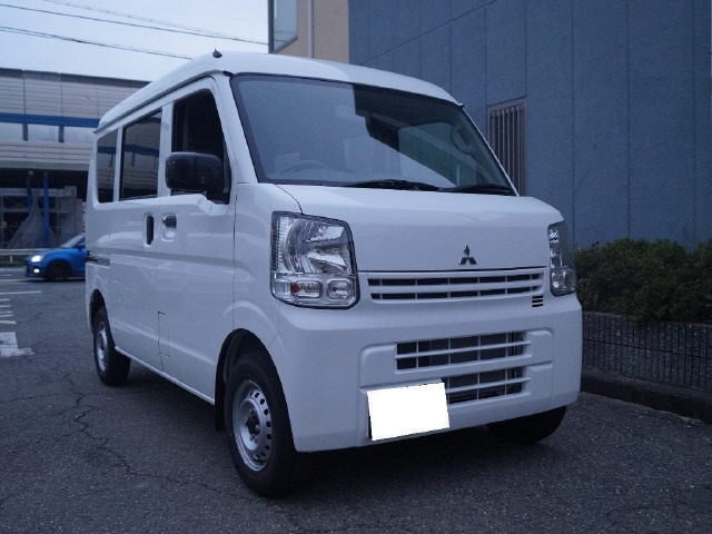 MITSUBISHI MINICAB VAN