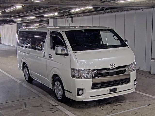 TOYOTA HIACE VAN