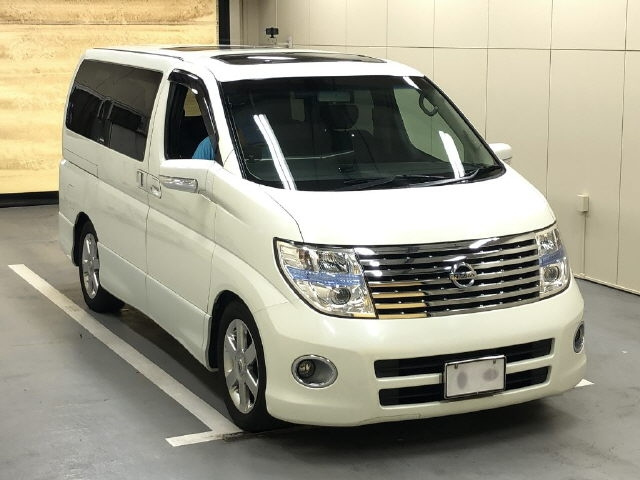 NISSAN ELGRAND