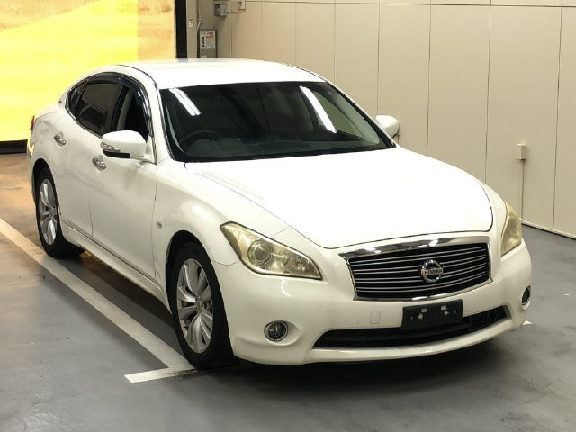 NISSAN FUGA