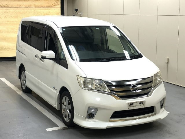 NISSAN SERENA