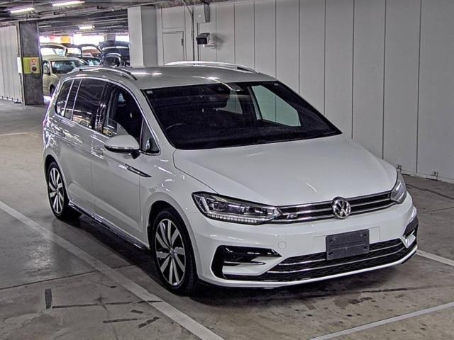 VOLKSWAGEN GOLF TOURAN