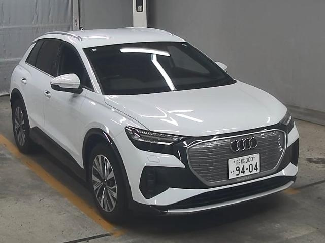 AUDI Q4