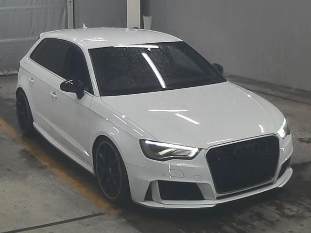 AUDI RS3