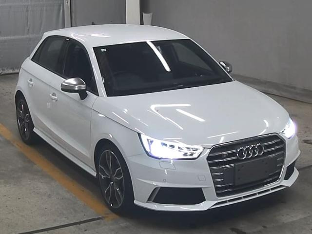 AUDI S1