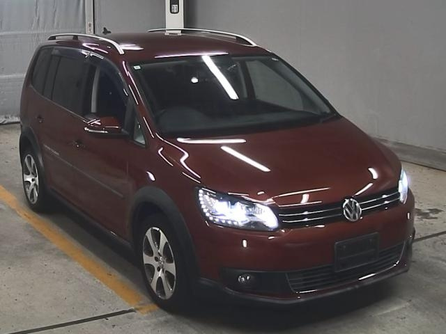 VOLKSWAGEN GOLF TOURAN