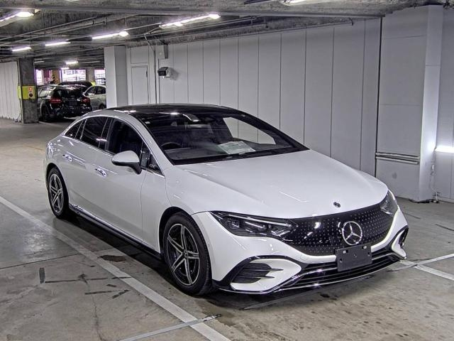 MERCEDES BENZ EQE