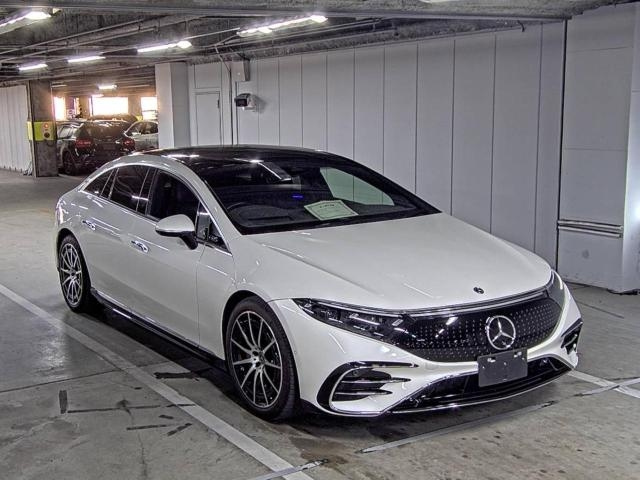 MERCEDES BENZ EQS