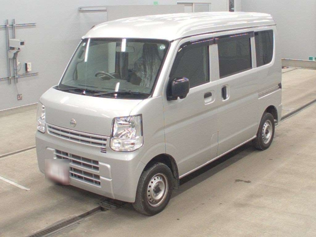 NISSAN CLIPPER VAN