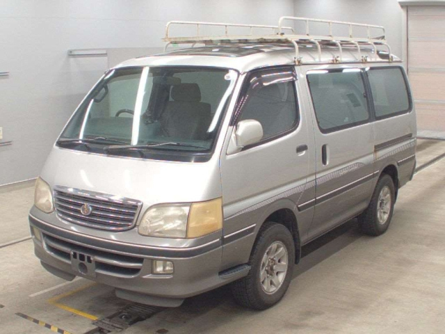 TOYOTA HIACE