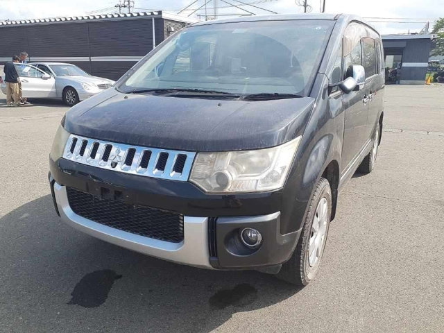 MITSUBISHI DELICA D5