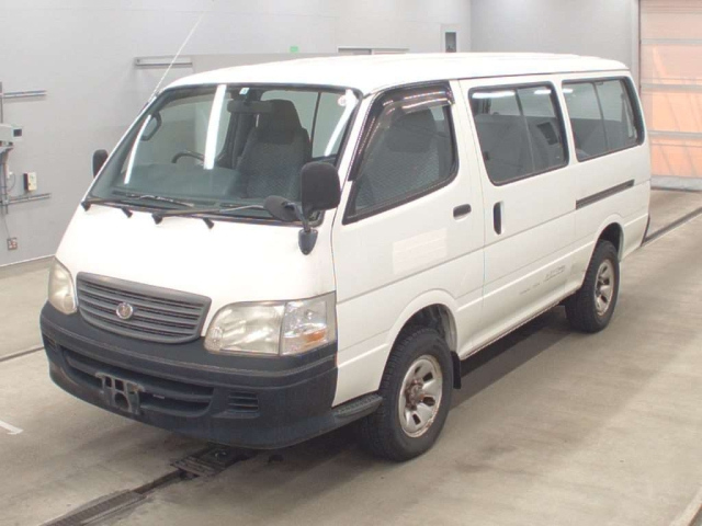 TOYOTA HIACE
