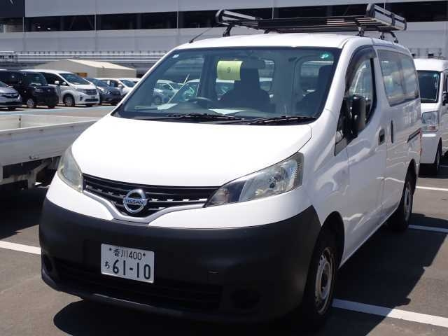 NISSAN NV200