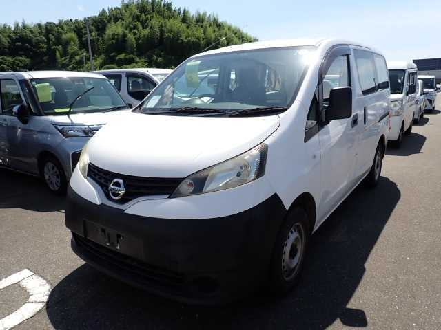 NISSAN NV200