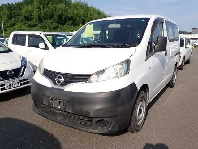 NISSAN NV200