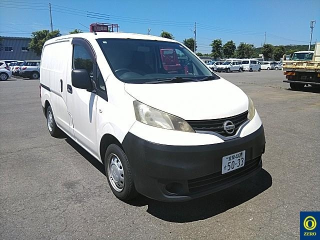 NISSAN NV200