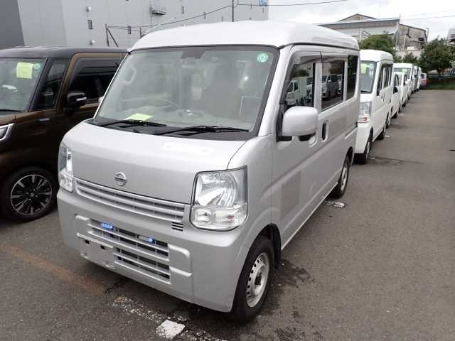 NISSAN CLIPPER VAN