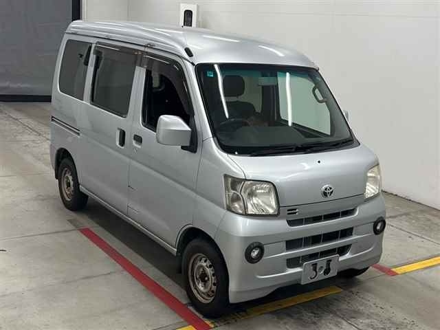 TOYOTA PIXIS VAN
