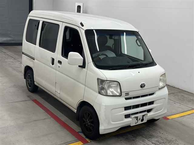 TOYOTA PIXIS VAN