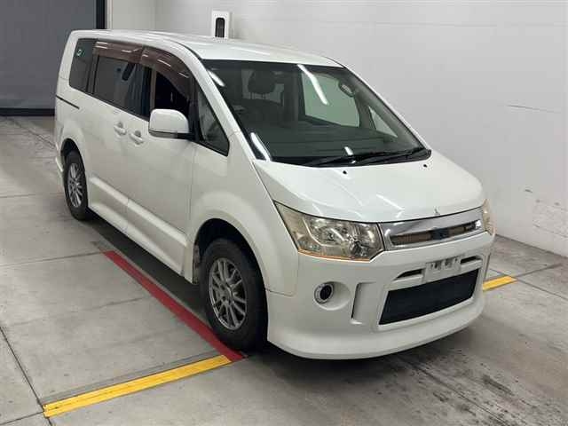 MITSUBISHI DELICA D5