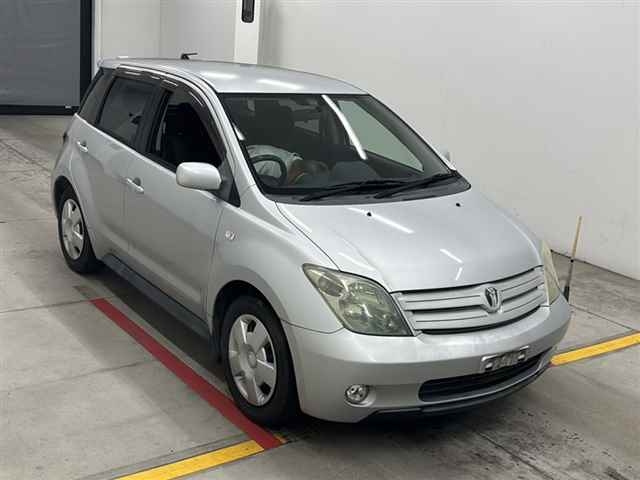 TOYOTA IST