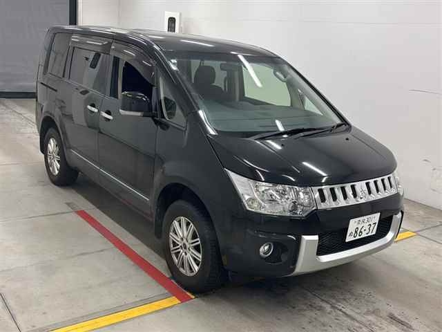 MITSUBISHI DELICA D5