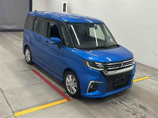 MITSUBISHI DELICA D2