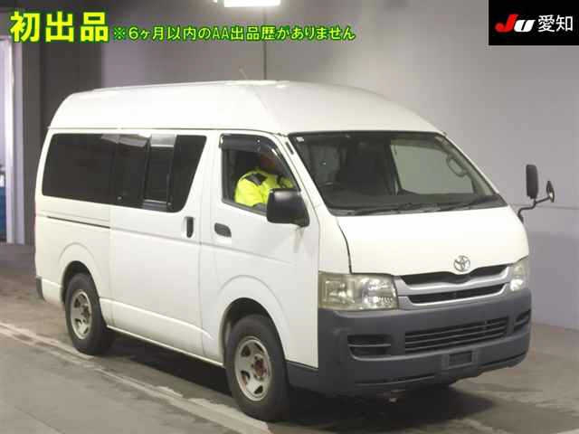 TOYOTA HIACE VAN