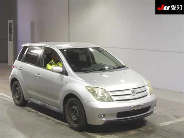 TOYOTA IST