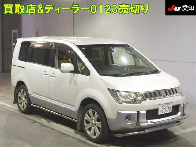 MITSUBISHI DELICA D5