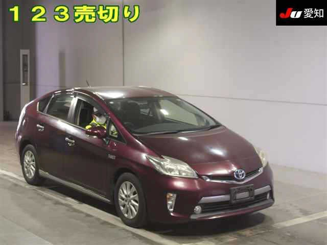 TOYOTA PRIUS PHV