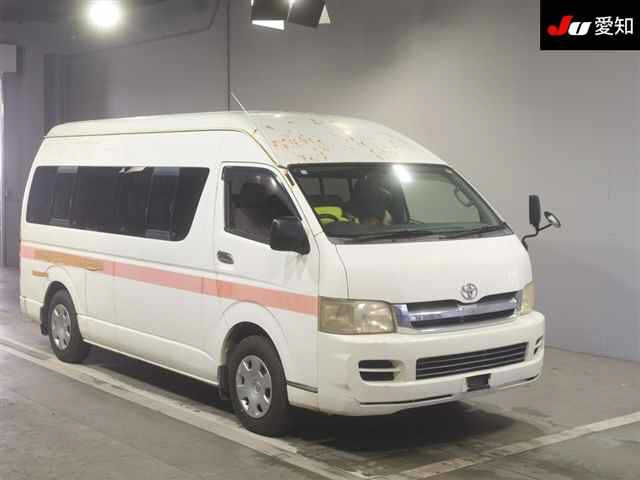 TOYOTA HIACE