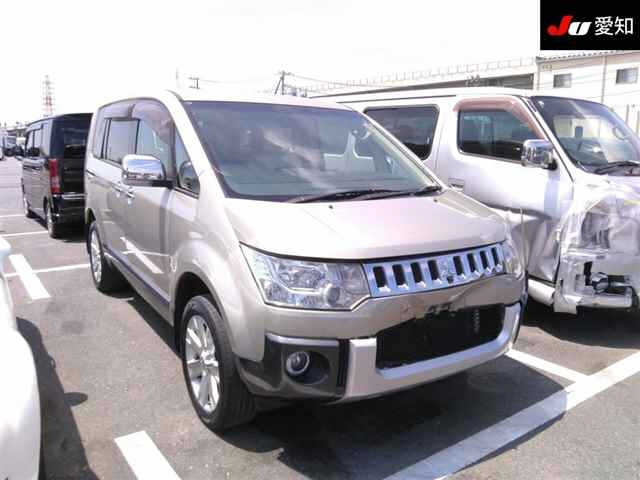 MITSUBISHI DELICA D5