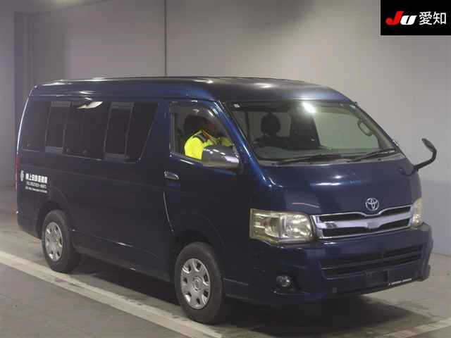 TOYOTA HIACE