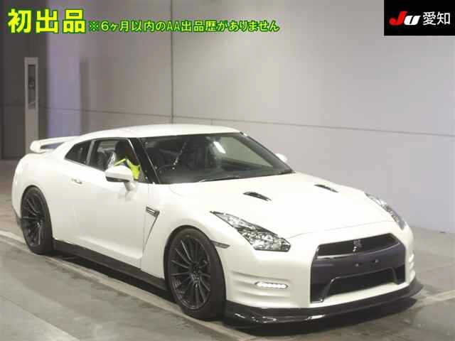 NISSAN GT-R
