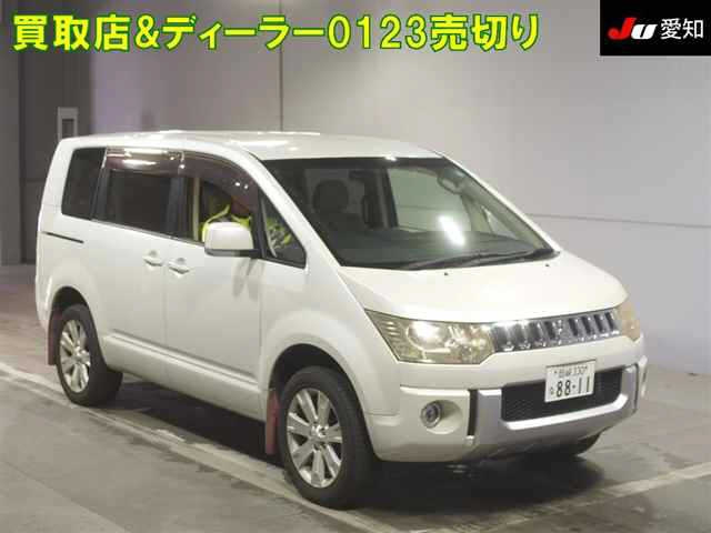 MITSUBISHI DELICA D5