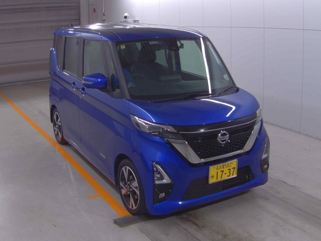 NISSAN ROOX