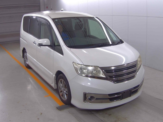 NISSAN SERENA