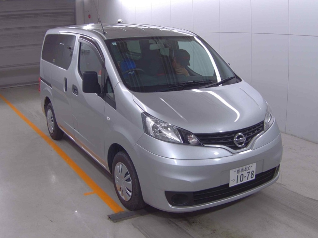 NISSAN NV200