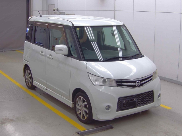 NISSAN ROOX
