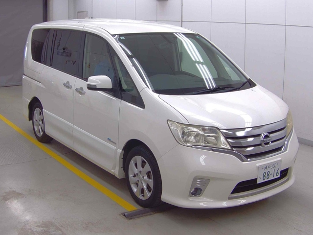 NISSAN SERENA