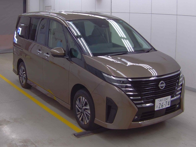 NISSAN SERENA