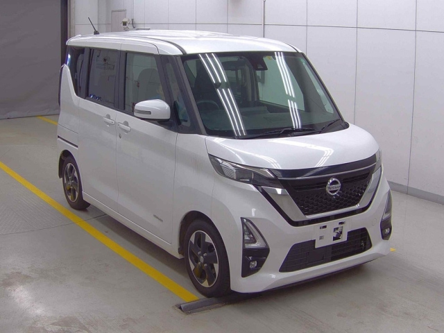 NISSAN ROOX