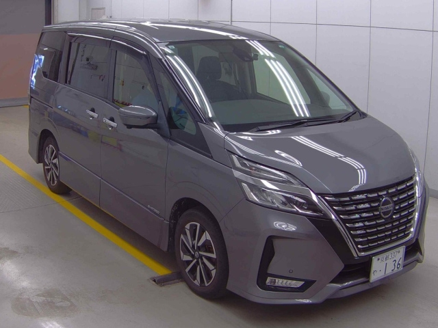 NISSAN SERENA