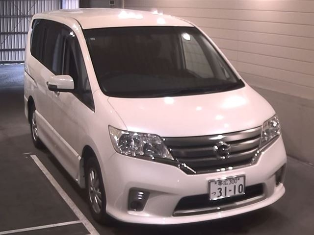 NISSAN SERENA