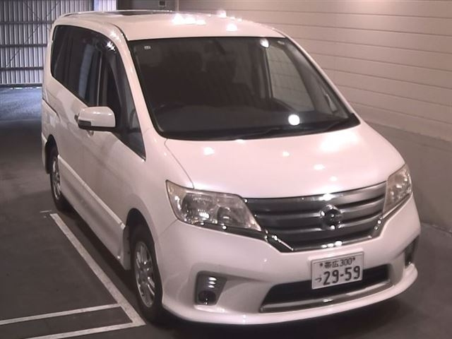 NISSAN SERENA