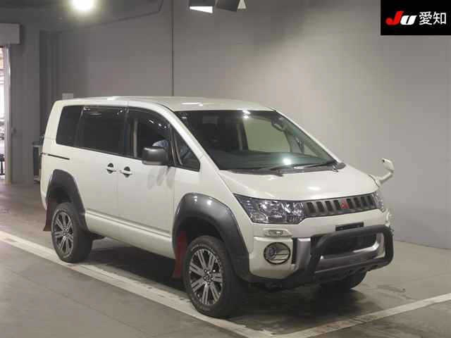 MITSUBISHI DELICA D5