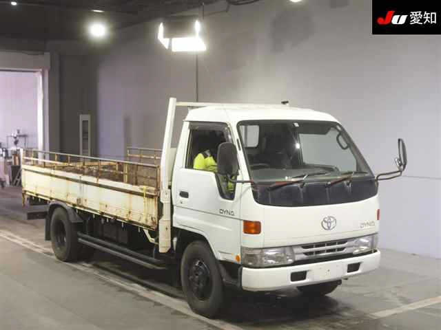 TOYOTA DYNA